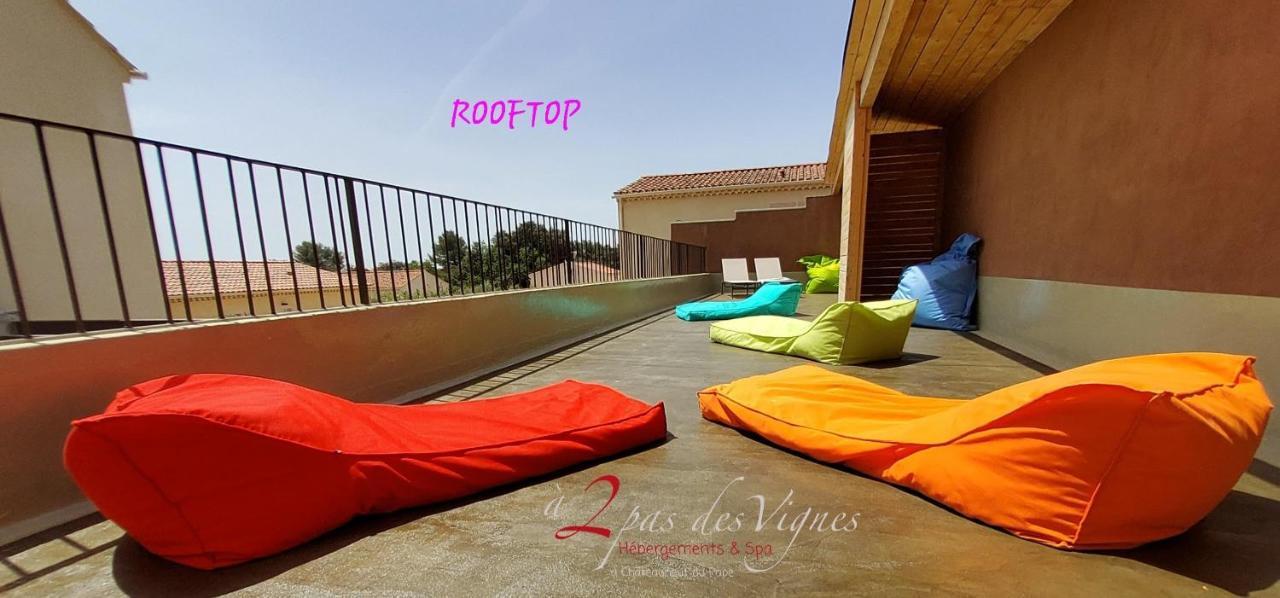 A 2 Pas Des Vignes, Hebergements Et Spa, Maison Numero 6, A Chateauneuf Du Pape Exterior photo